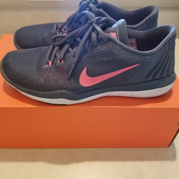 Nike - Picture 1 of 4